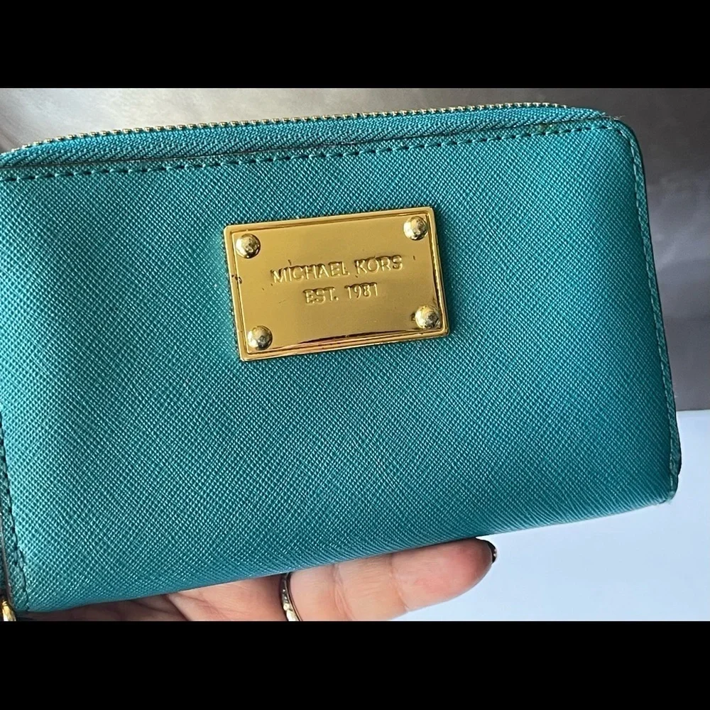 Michael Kors wristlet/wallet